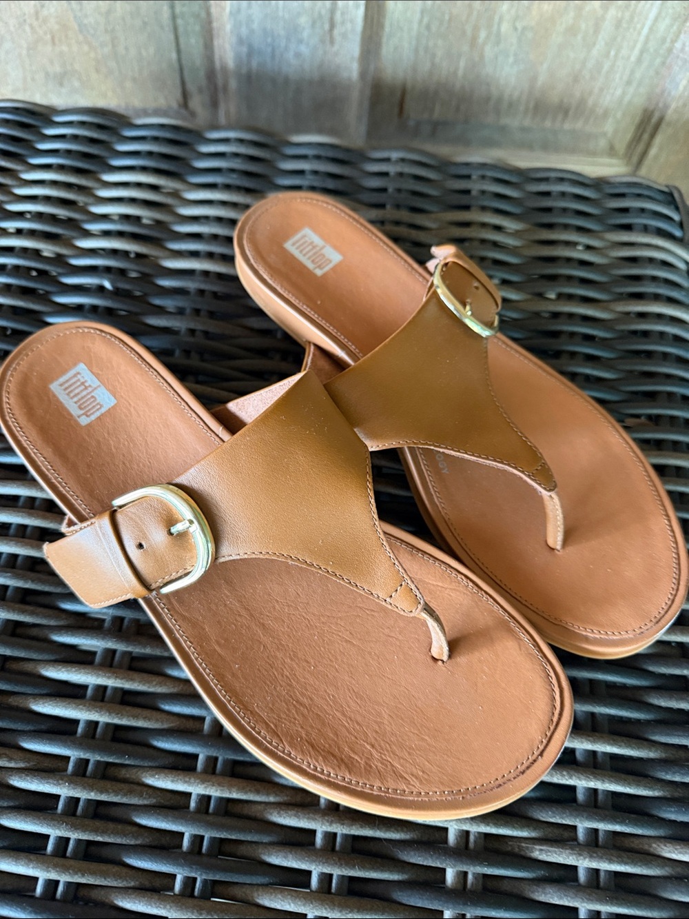 FitFlop Tan Leather Thong Sandals with Gold Buckle